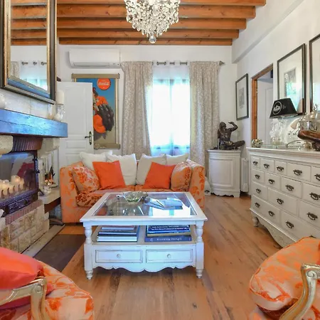 3 Bedroom Gorgeous In Semesterbostad