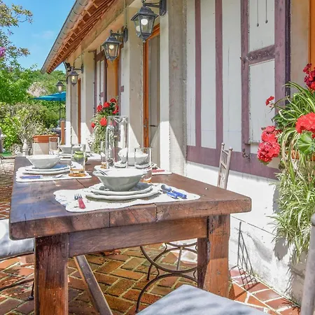 Nice Home In Deauville *
