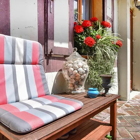 別荘 Nice Home In Deauville ドーヴィル