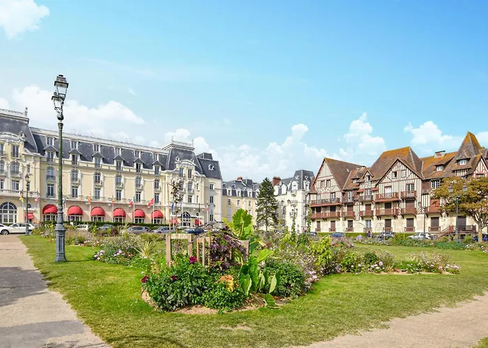 3 Bedroom Gorgeous In Deauville