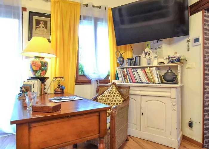 3 Bedroom Gorgeous In Deauville