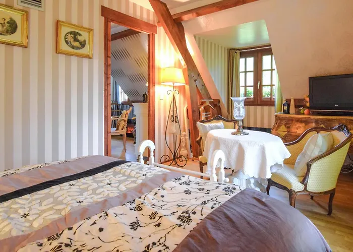 3 Bedroom Gorgeous In Deauville